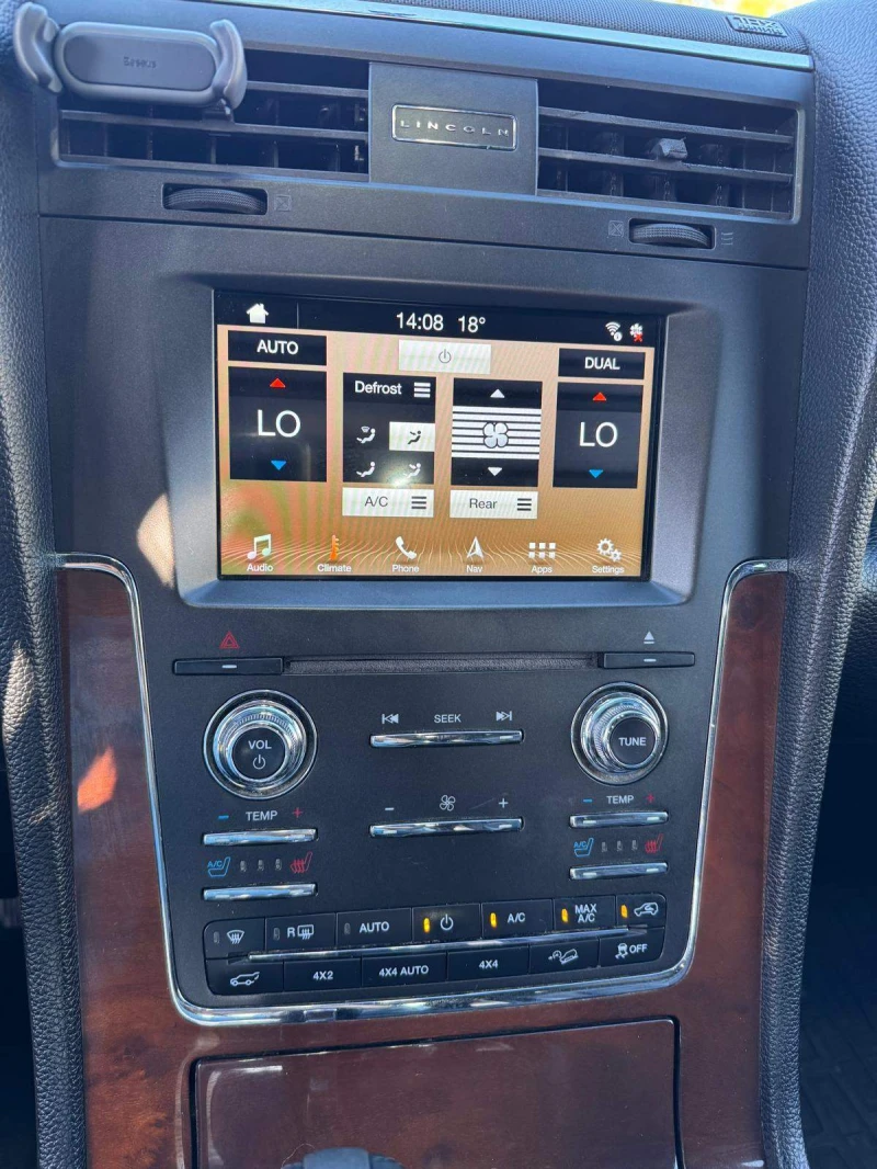 Lincoln Navigator 3.5 EcoBoost 4x4, снимка 13 - Автомобили и джипове - 53122096