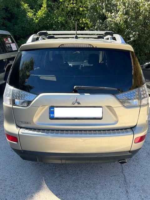 Mitsubishi Outlander 2.4i, снимка 2 - Автомобили и джипове - 47436524