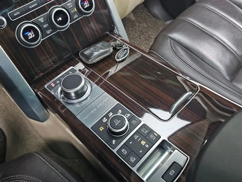 Land Rover Range rover 4.4, снимка 9 - Автомобили и джипове - 54504283