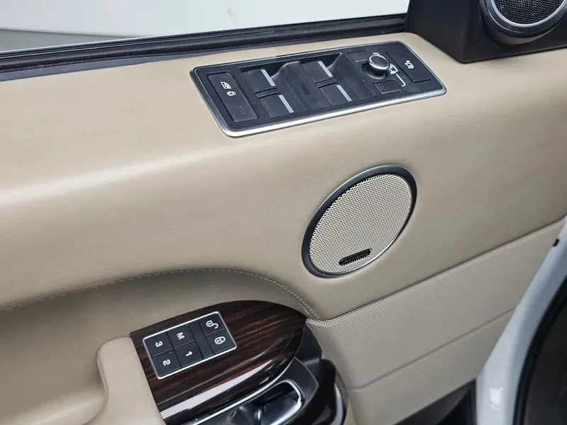 Land Rover Range rover 4.4, снимка 13 - Автомобили и джипове - 54504283