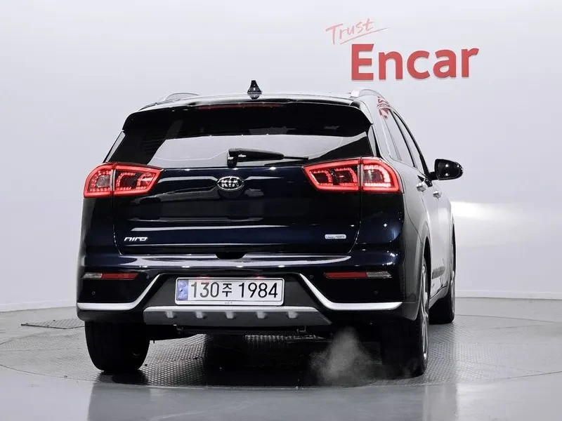 Kia Niro Noblesse, снимка 4 - Автомобили и джипове - 56517635