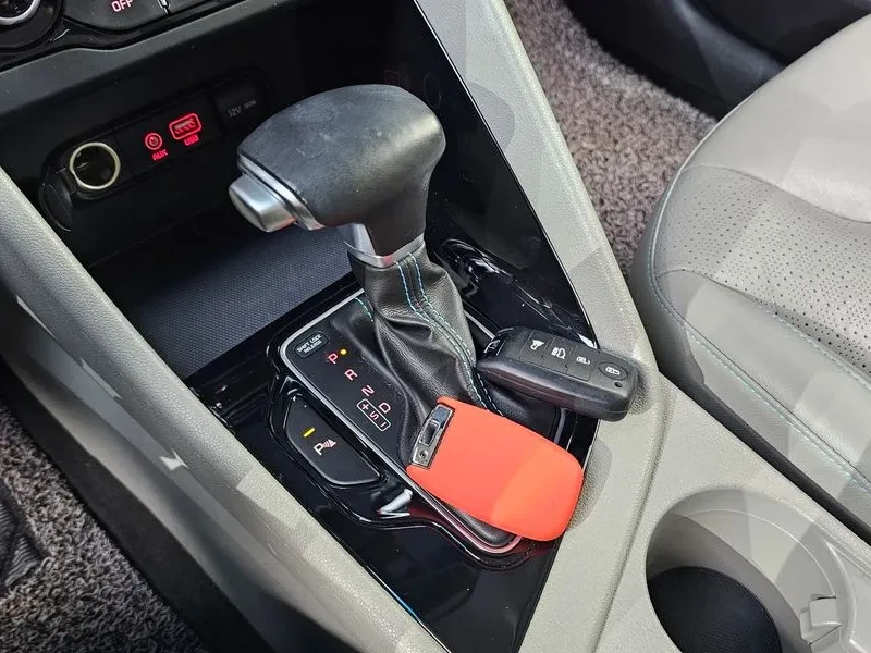 Kia Niro Noblesse, снимка 9 - Автомобили и джипове - 56517635