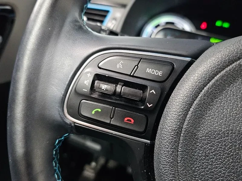 Kia Niro Noblesse, снимка 16 - Автомобили и джипове - 56517635