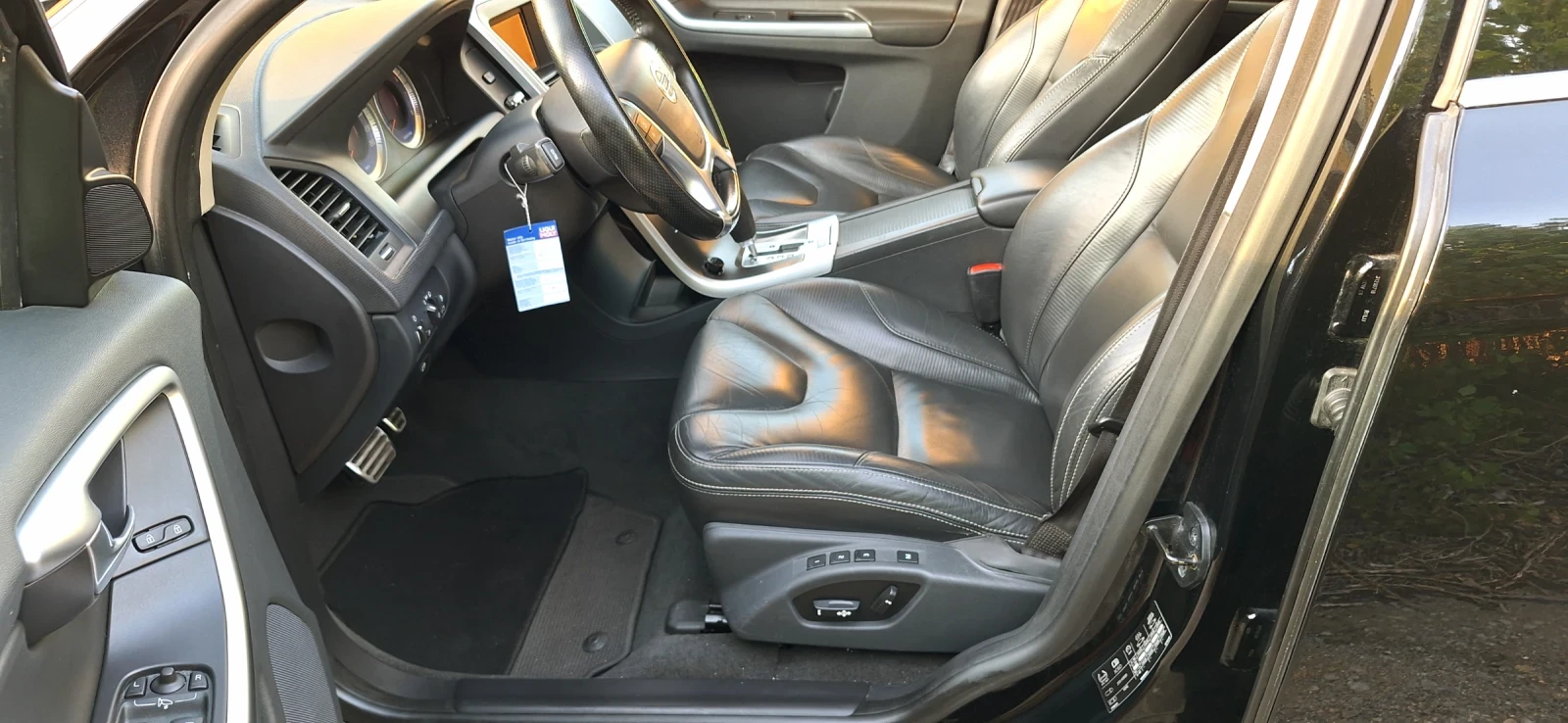 Volvo XC60 2.0T 250к.с. - изображение 10