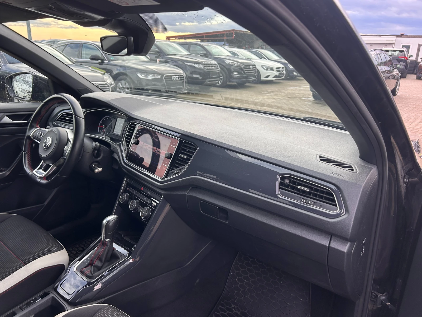 VW T-Roc 1.5TSI AVTOMAT/NAVI EURO 6 | Mobile.bg   11