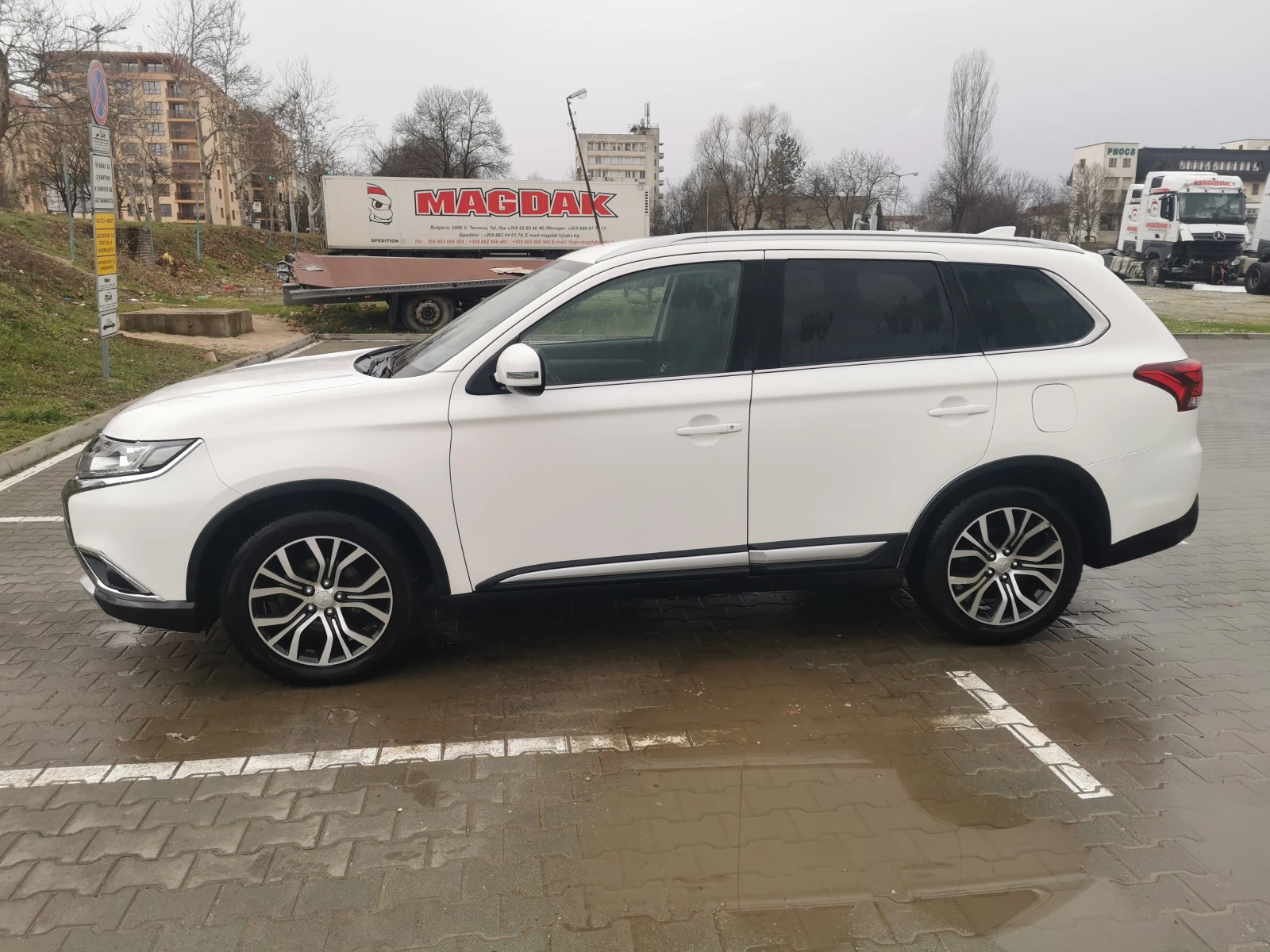 Mitsubishi Outlander 2.0 150 к.с. 4х4, газ, автомат, 98000 км, наличен, снимка 7 - Автомобили и джипове - 53819336