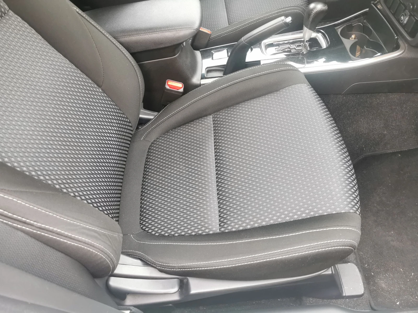 Mitsubishi Outlander 2.0 150 к.с. 4х4, газ, автомат, 98000 км, наличен, снимка 10 - Автомобили и джипове - 53819336