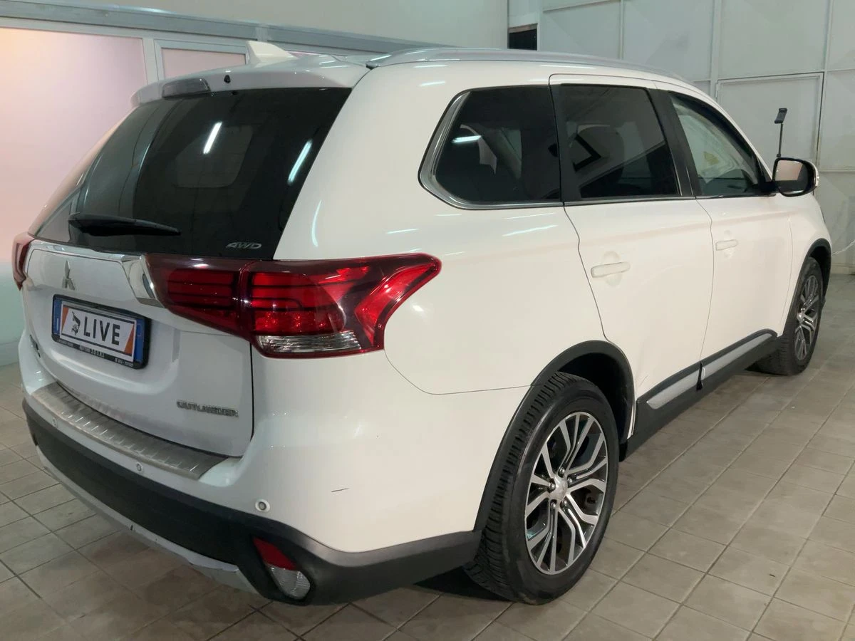 Mitsubishi Outlander 2.0 150 к.с. 4х4 газ - изображение 4