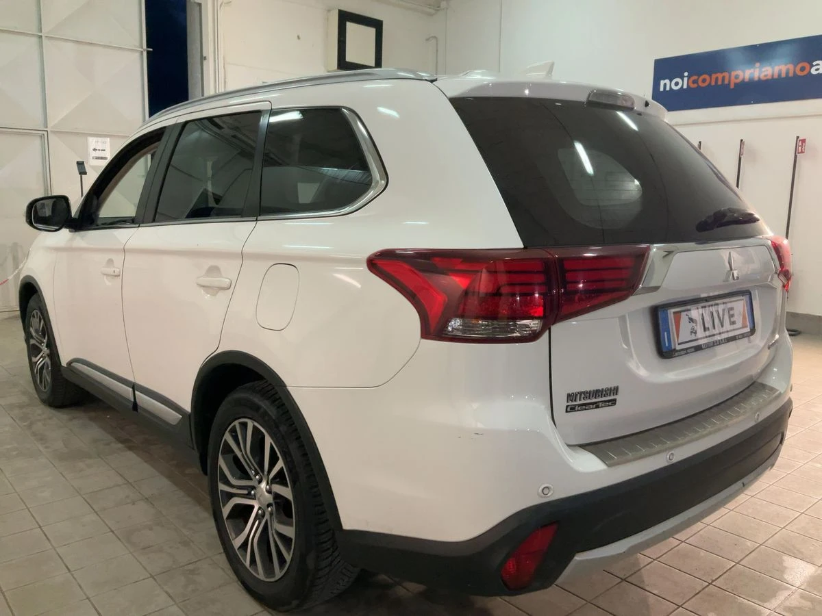 Mitsubishi Outlander 2.0 150 к.с. 4х4 газ - изображение 3