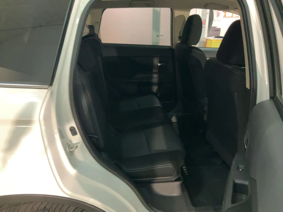 Mitsubishi Outlander 2.0 150 к.с. 4х4 газ - изображение 7