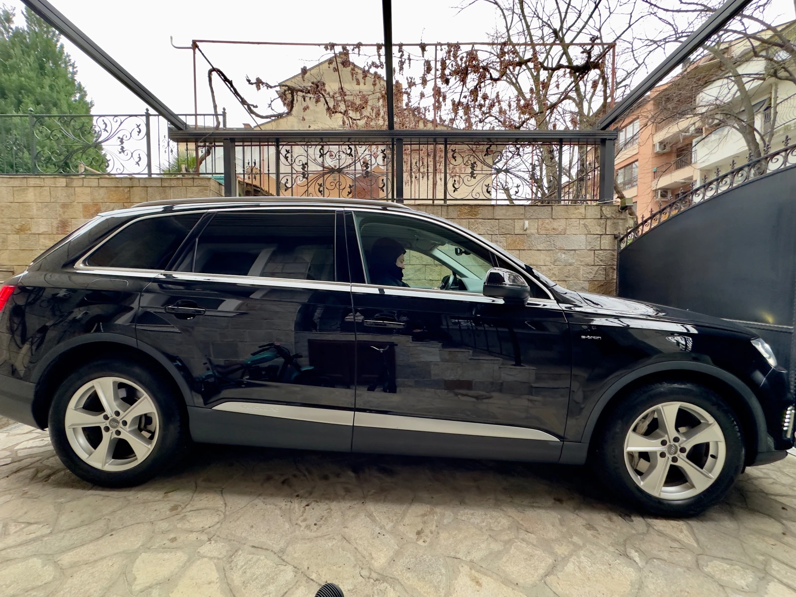 Audi Q7 e-Tron - изображение 4