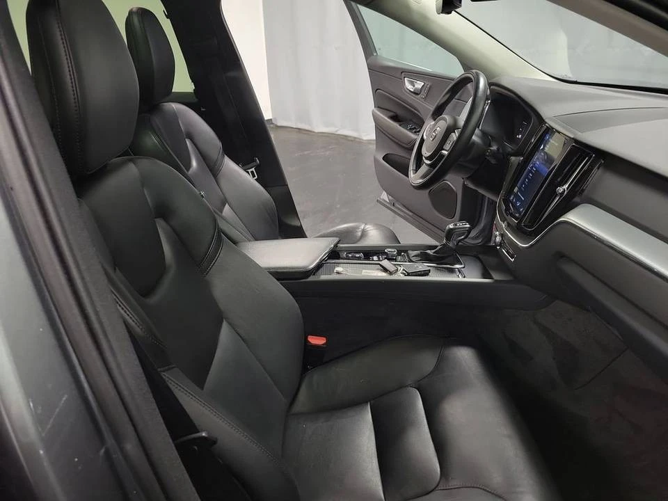 Volvo XC60 T5 Сервизна история, снимка 11 - Автомобили и джипове - 53692101