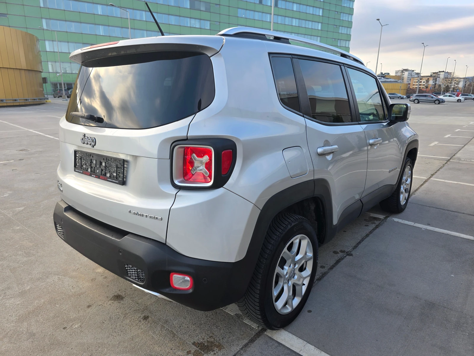 Jeep Renegade 2.0 MultiJet-4x4-Automatic-Limited, снимка 5 - Автомобили и джипове - 54142840