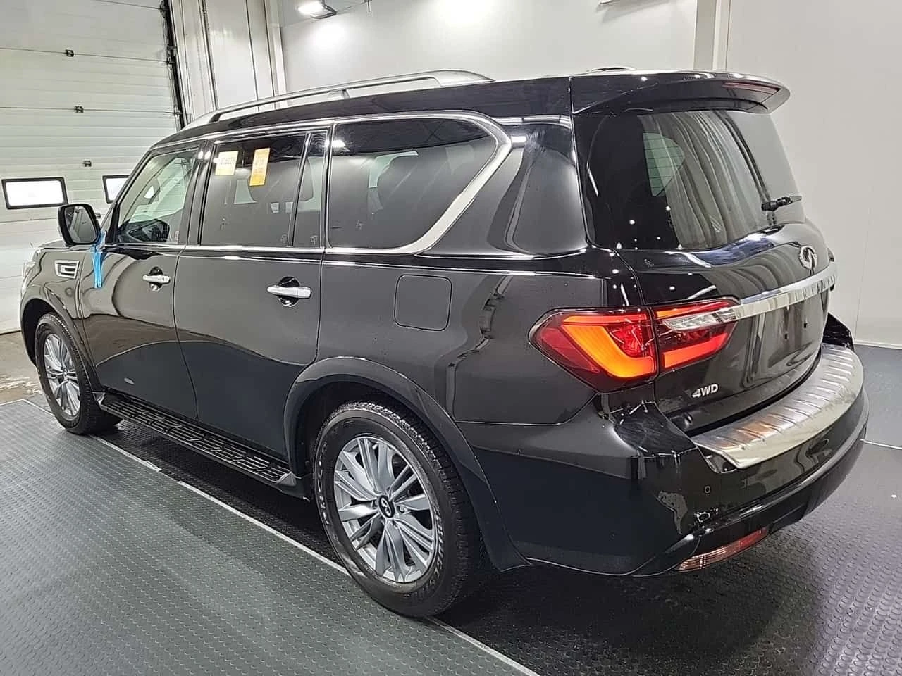 Infiniti QX80 LUXE| ОТ ПРЕДСТАВИТЕЛСТВО| DISTR| 2 КЛЮЧА| CARFAX, снимка 5 - Автомобили и джипове - 54497442
