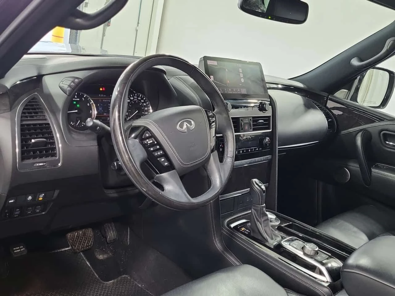 Infiniti QX80 LUXE| ОТ ПРЕДСТАВИТЕЛСТВО| DISTR| 2 КЛЮЧА| CARFAX, снимка 9 - Автомобили и джипове - 54497442