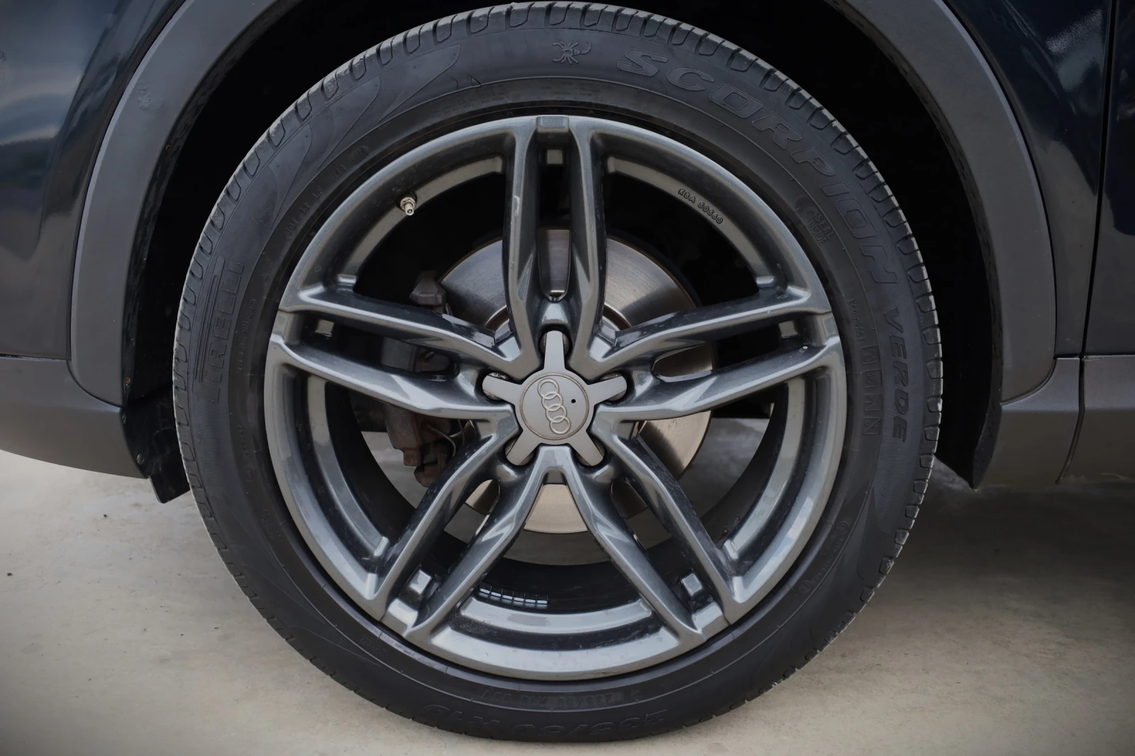 Audi Q3 2.0 Бензин, снимка 9 - Автомобили и джипове - 54669294