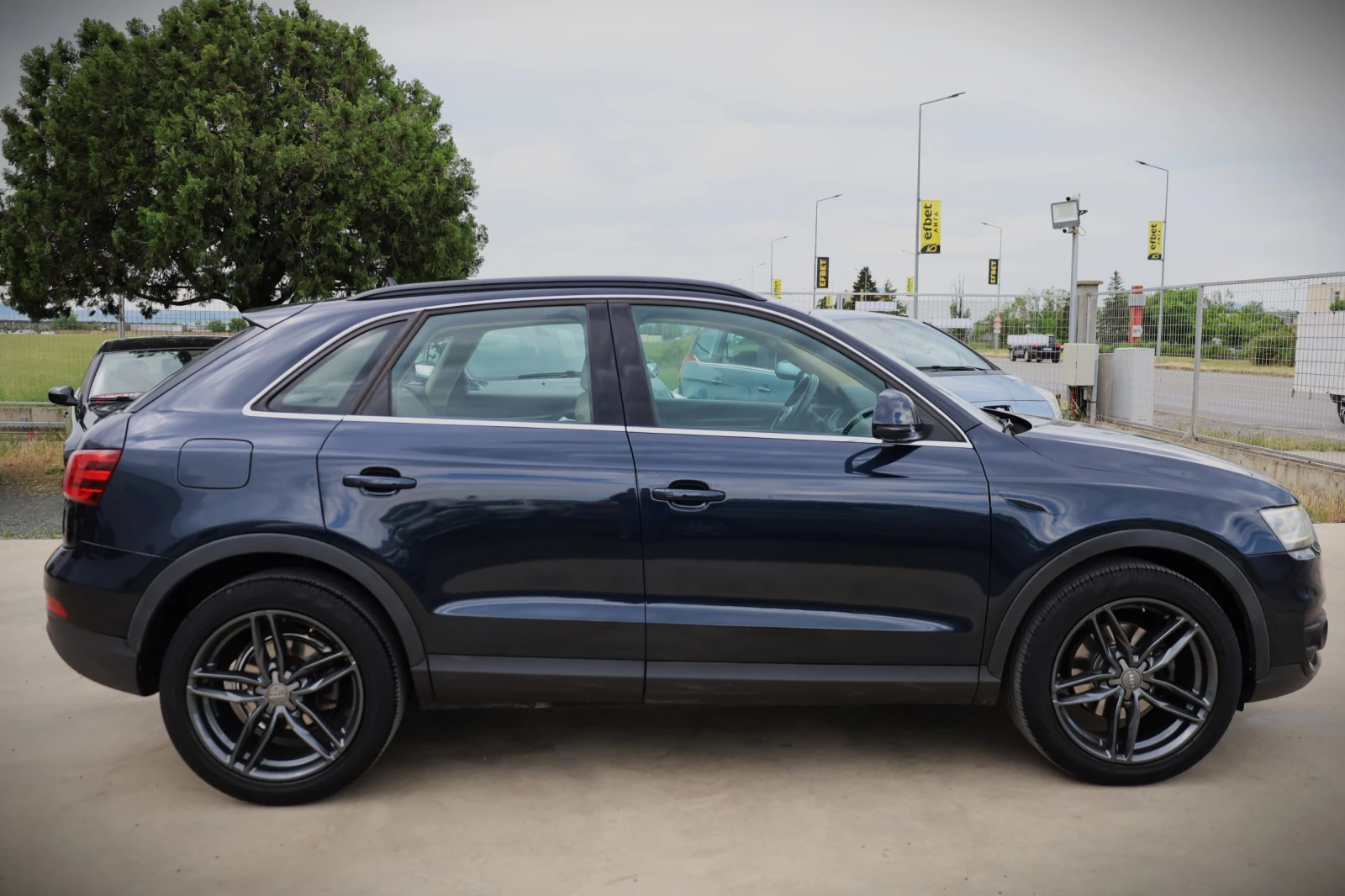 Audi Q3 2.0 Бензин, снимка 5 - Автомобили и джипове - 54669294