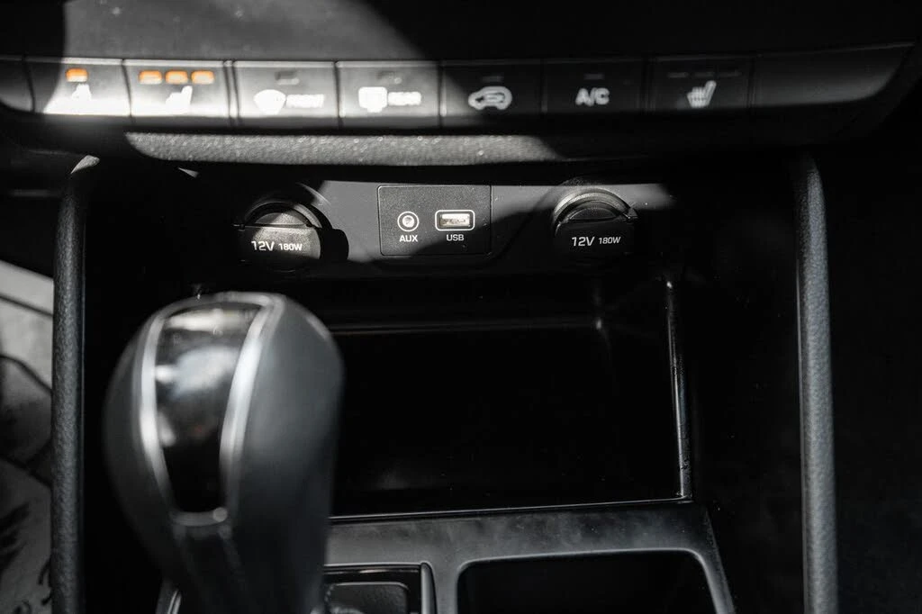 Hyundai Tucson Premium FWD АвтоКредит  (ЦЕНА ДО БГ), снимка 9 - Автомобили и джипове - 54693503