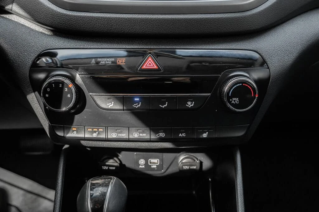 Hyundai Tucson Premium FWD АвтоКредит  (ЦЕНА ДО БГ), снимка 10 - Автомобили и джипове - 54693503