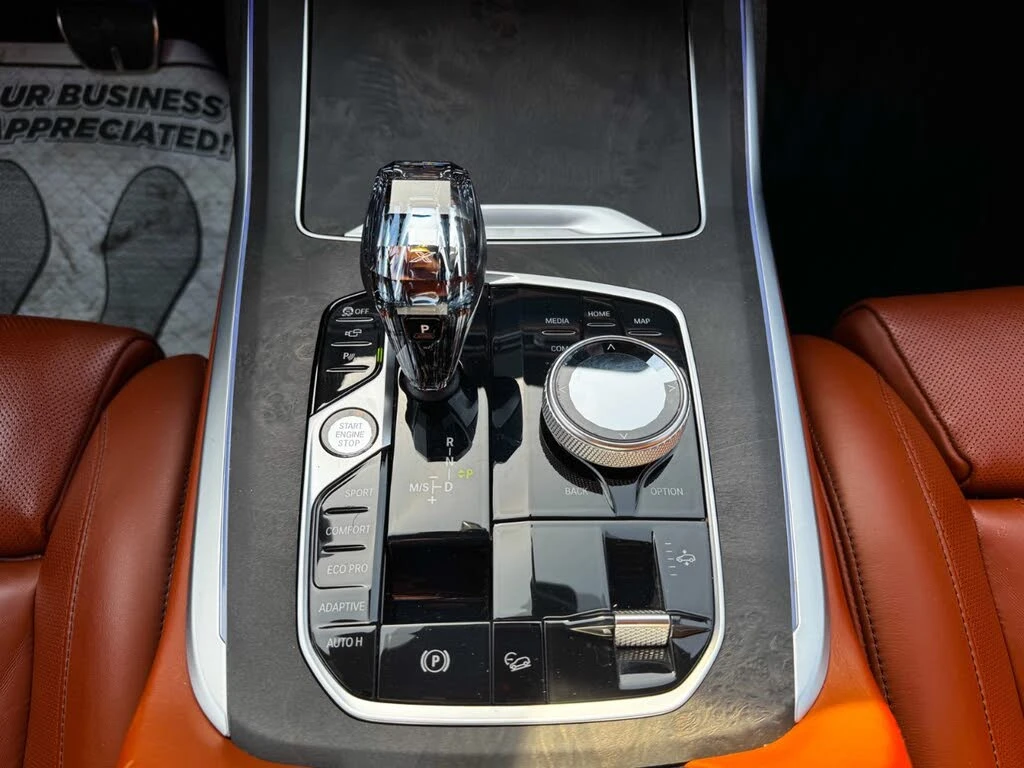 BMW X7 40i* M SPORT* INDIVIDUAL* LASER* DISTRONIC* 360, снимка 15 - Автомобили и джипове - 55132302