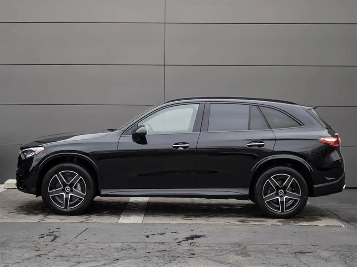 Mercedes-Benz GLC 300 ЦЕНА ДО БЪЛГАРИЯ РЕГИСТРАЦИЯ & АВТОКРЕДИТ, снимка 4 - Автомобили и джипове - 55437312