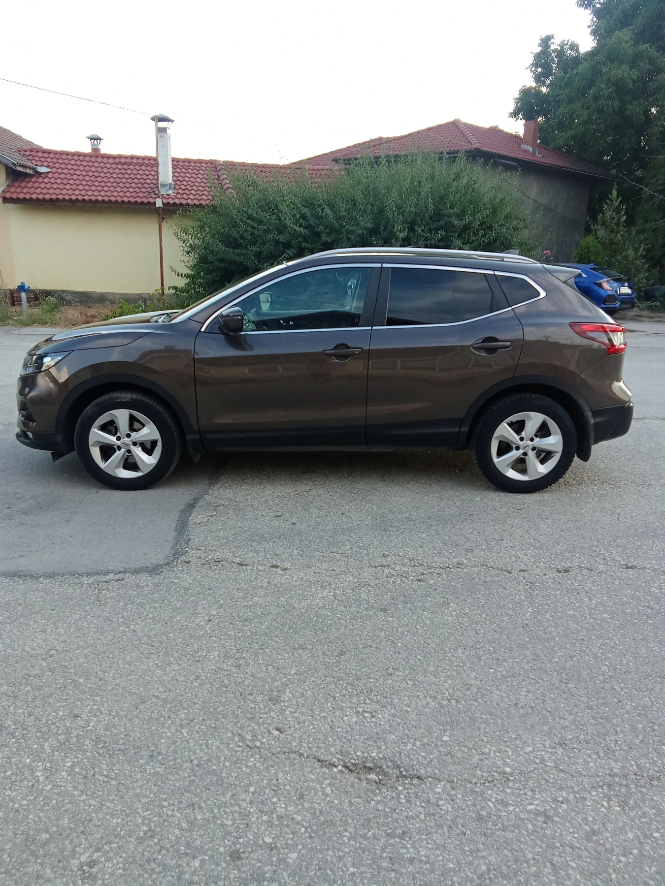 Nissan Qashqai, снимка 2 - Автомобили и джипове - 55630980
