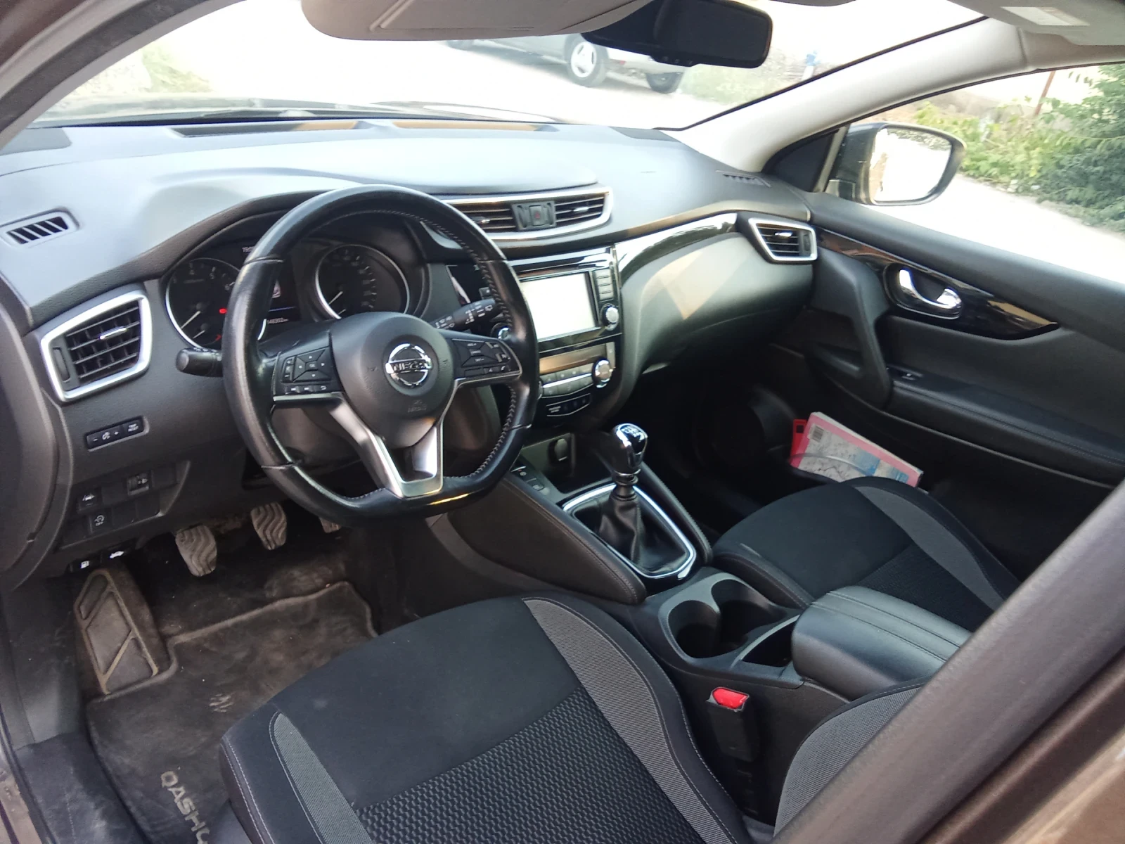 Nissan Qashqai, снимка 6 - Автомобили и джипове - 55630980
