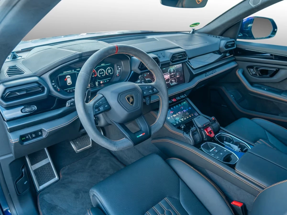 Lamborghini Urus SE PLUG-IN HYBRID AKRAPOVIC B&O KERAMIK PANORAMA , снимка 13 - Автомобили и джипове - 55645315