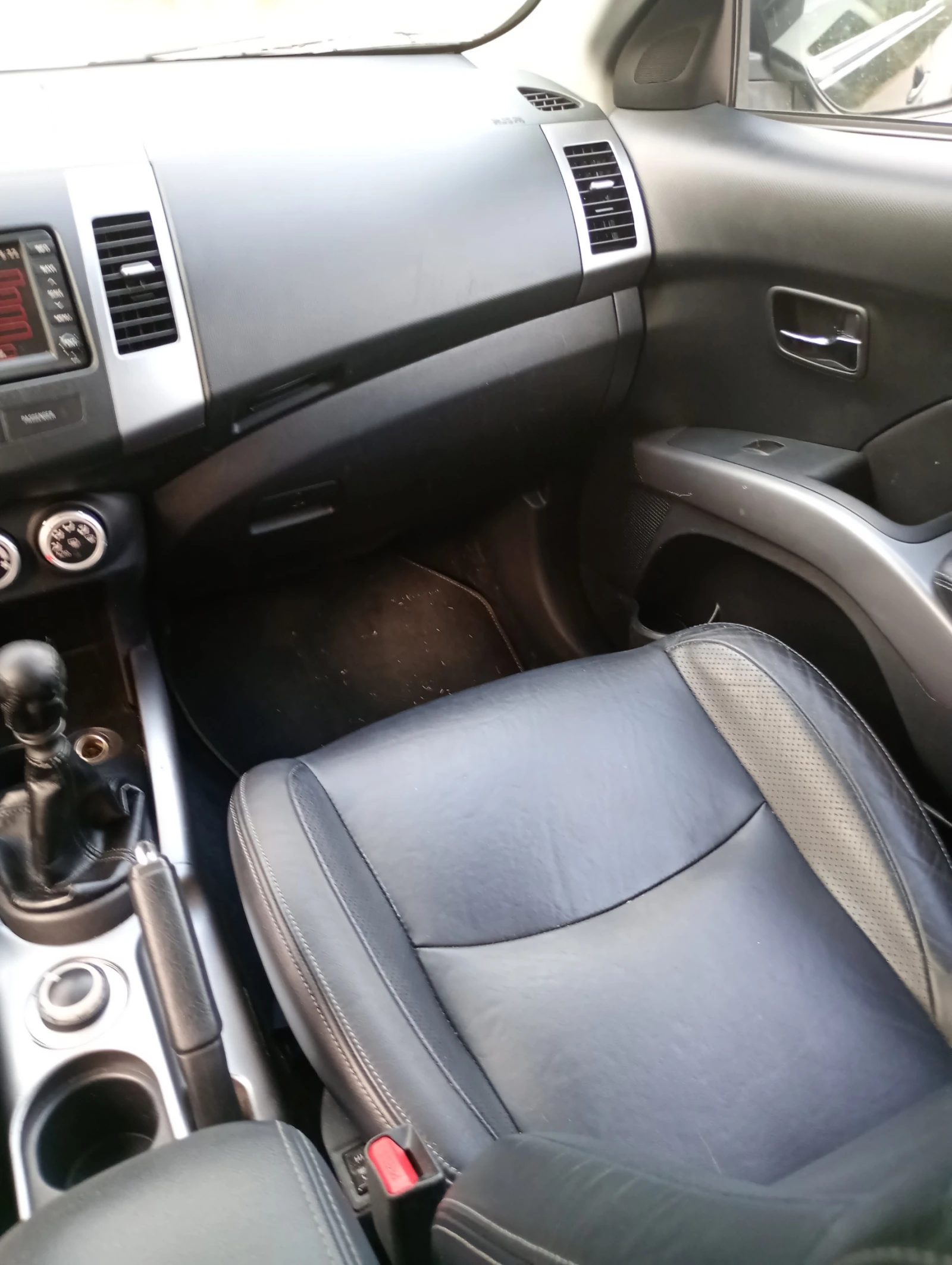 Peugeot 4007, снимка 4 - Автомобили и джипове - 55838929