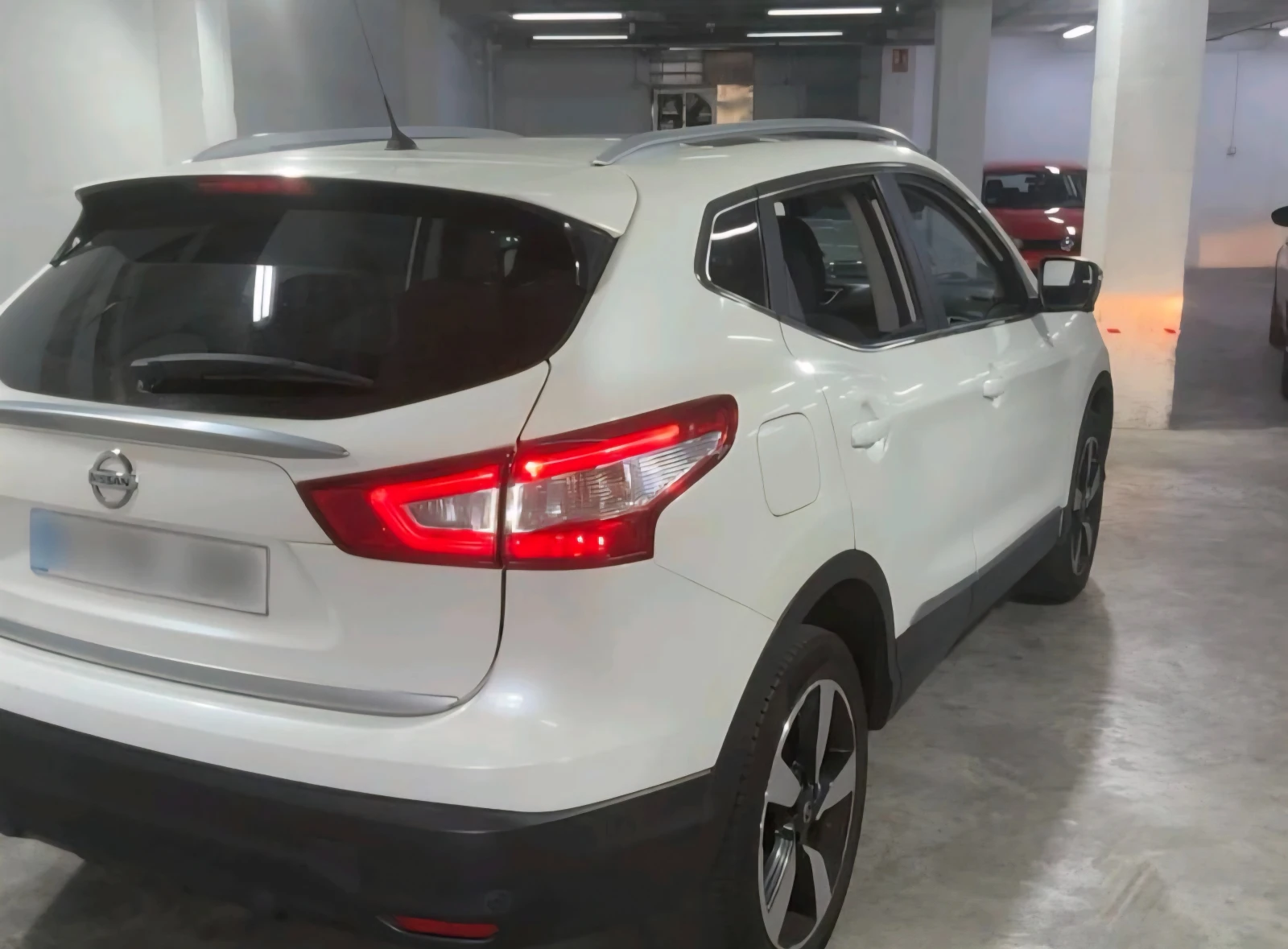 Nissan Qashqai 1.6 dci 130 к.с 360 КАМЕРИ KEYLESS ПАНОРАМА , снимка 5 - Автомобили и джипове - 56395095