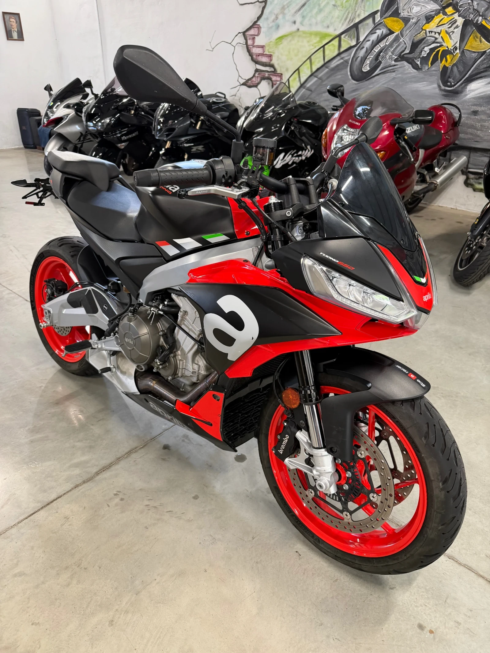 Aprilia Tuono 660