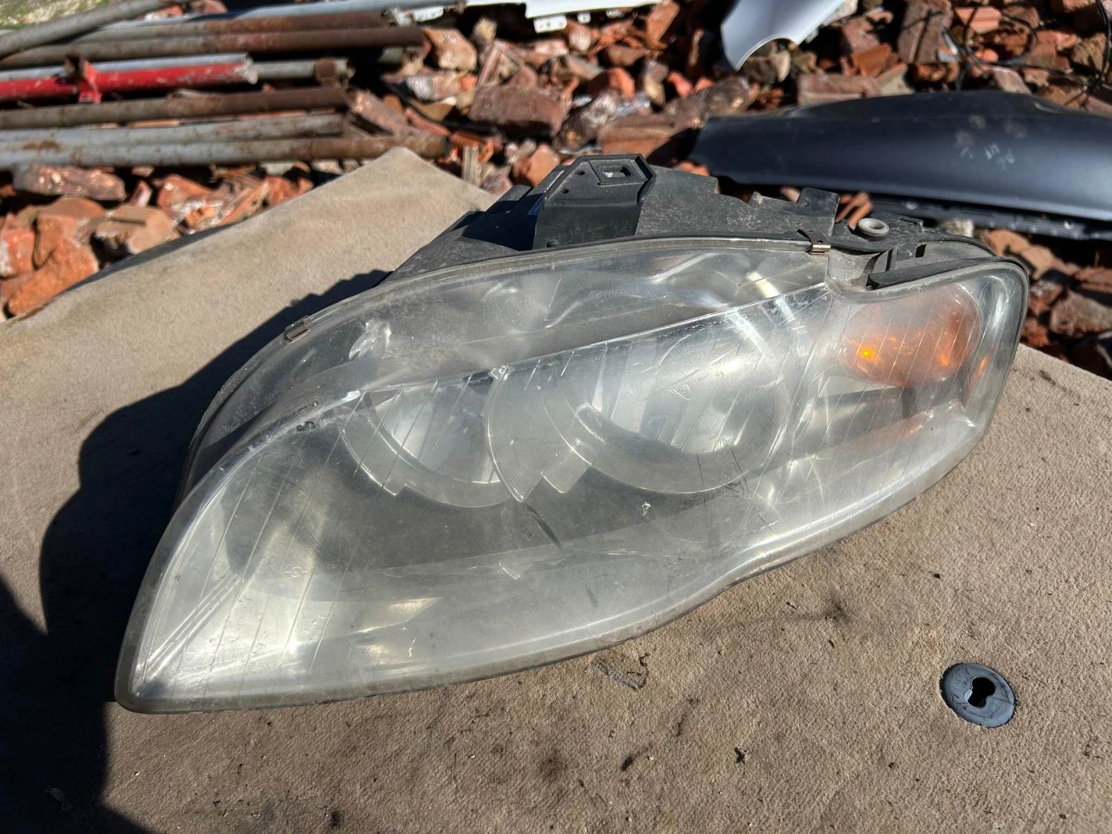 Ляв фар AUDI A4B7 