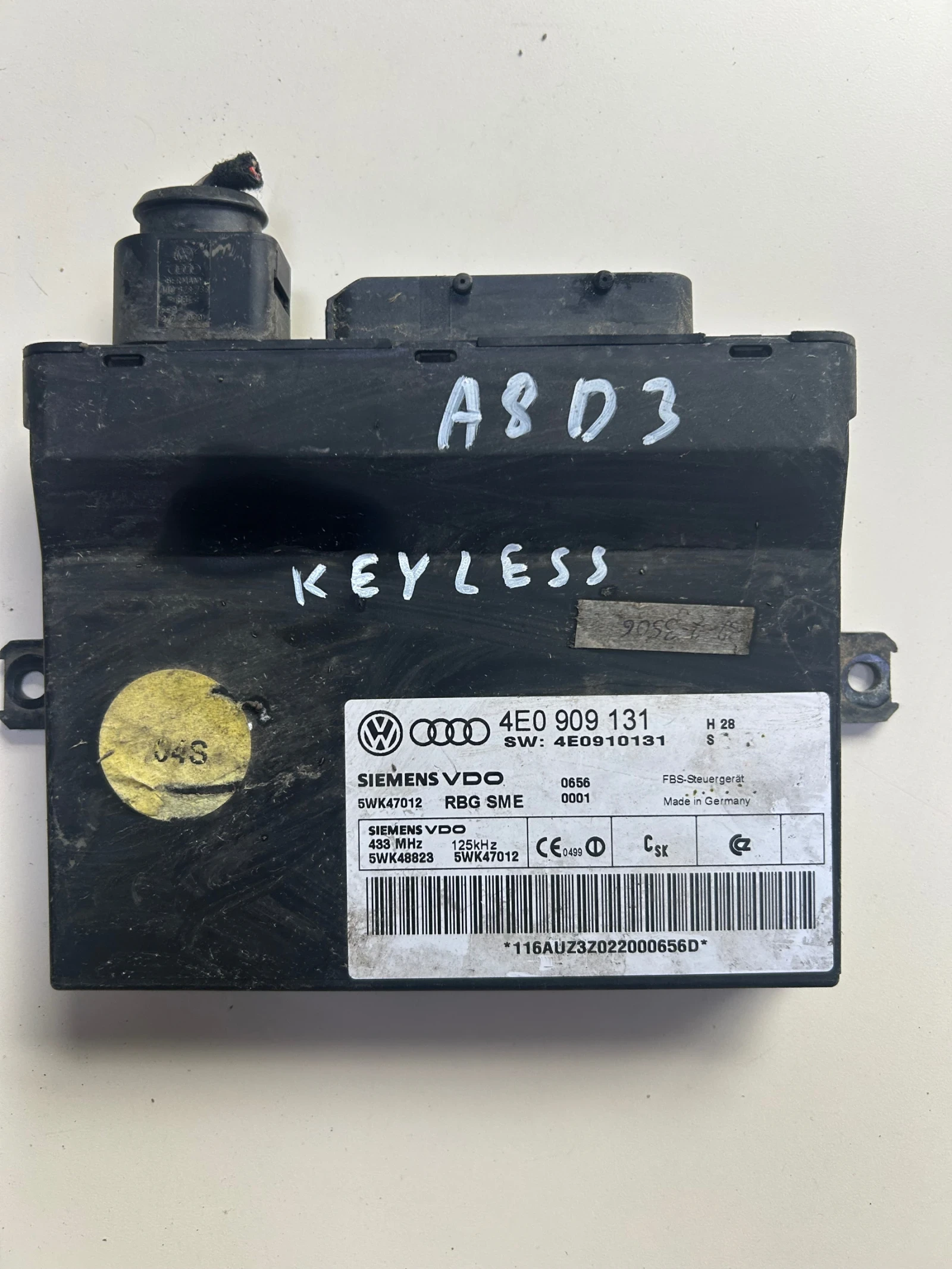 4E0909131 KEYLESS модул AUDI A8D3 5WK47012