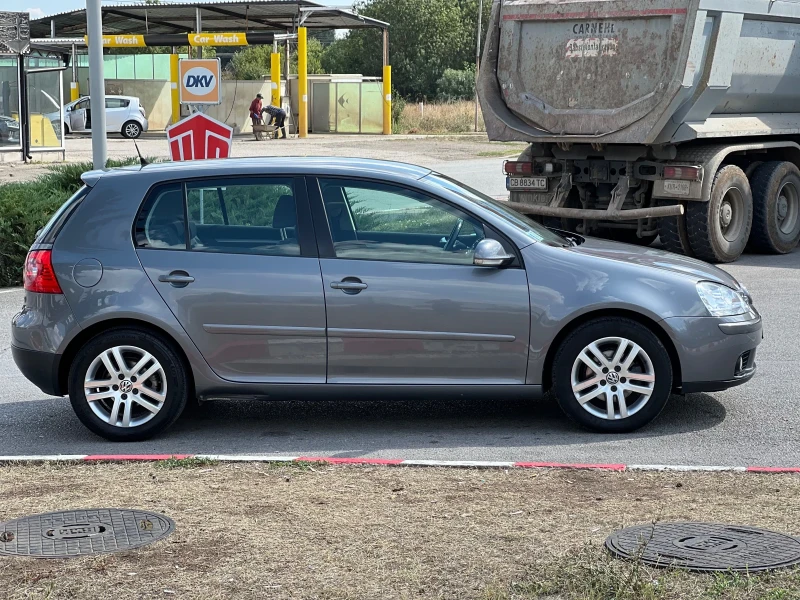 VW Golf 1.6i, снимка 4 - Автомобили и джипове - 47218520