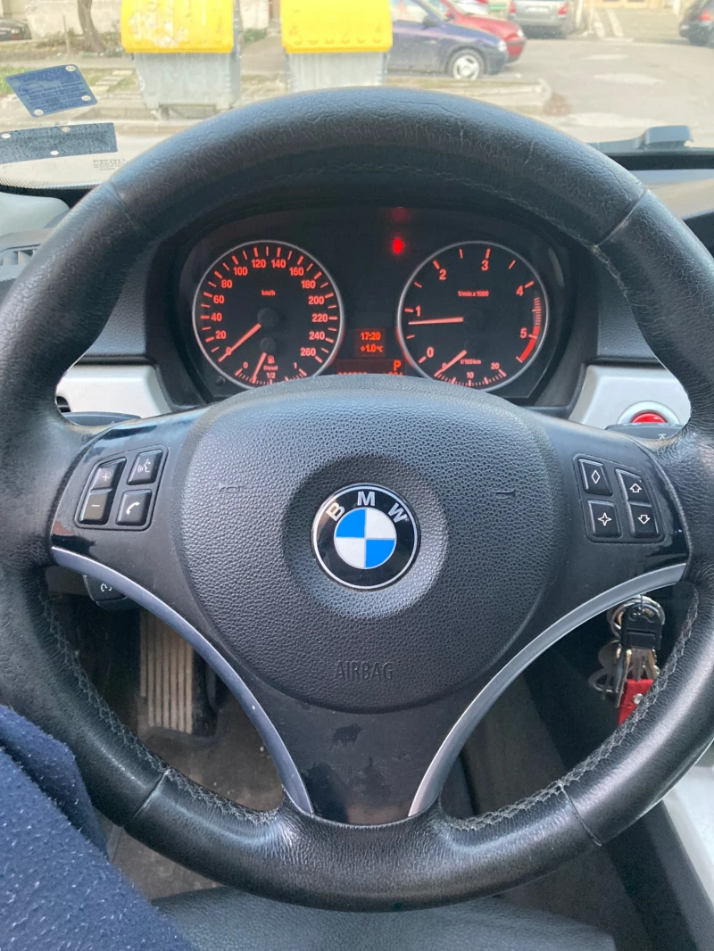 BMW 320, снимка 7 - Автомобили и джипове - 49021624