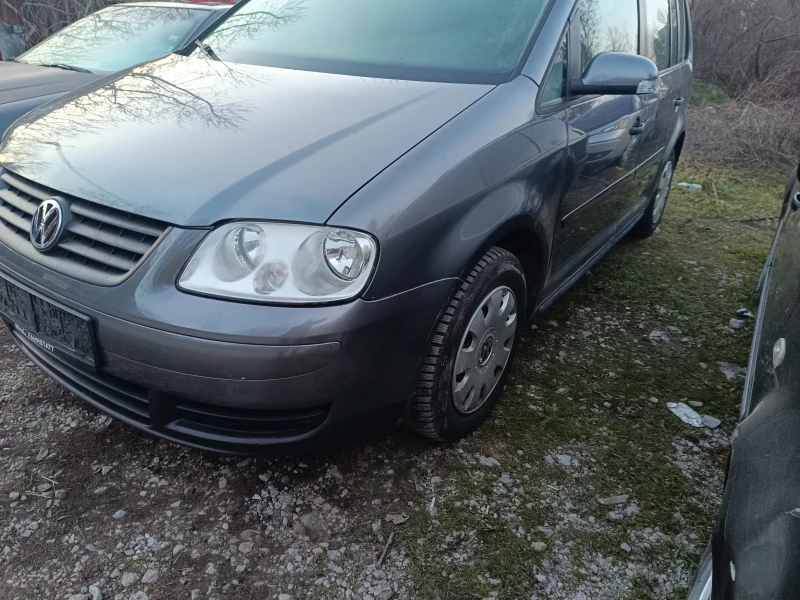 VW Touran 1.9TDI, снимка 2 - Автомобили и джипове - 49030250