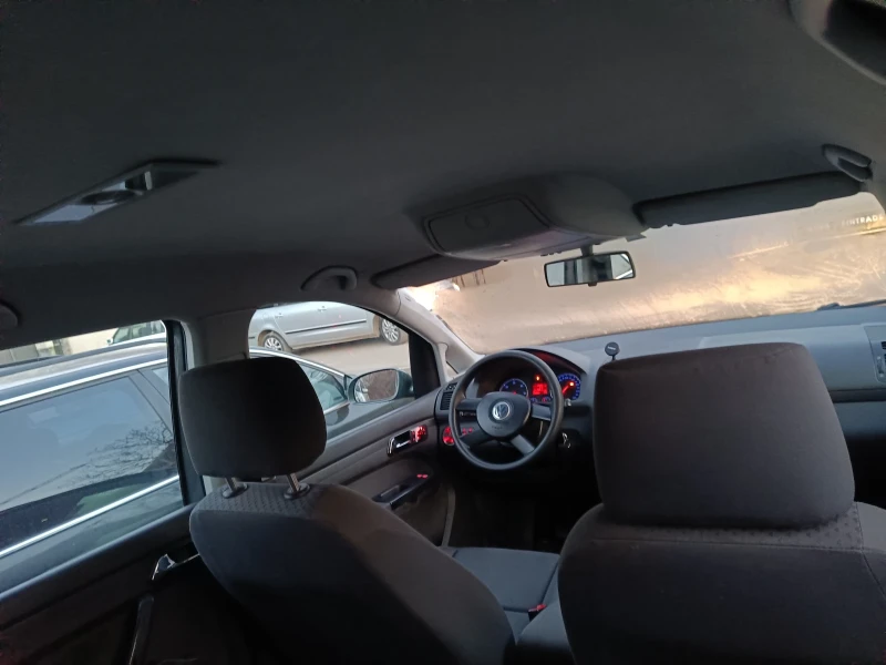 VW Touran 1.9TDI, снимка 16 - Автомобили и джипове - 49030250