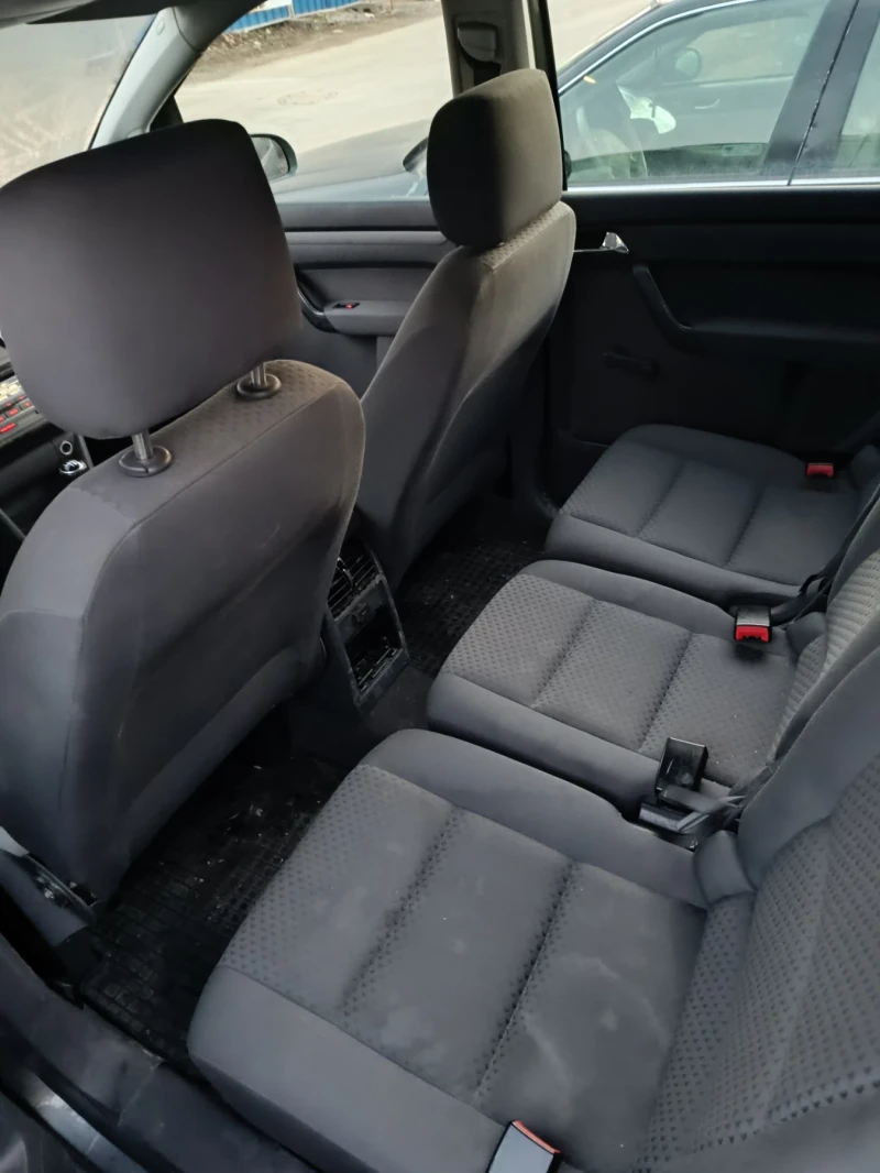 VW Touran 1.9TDI, снимка 14 - Автомобили и джипове - 49030250