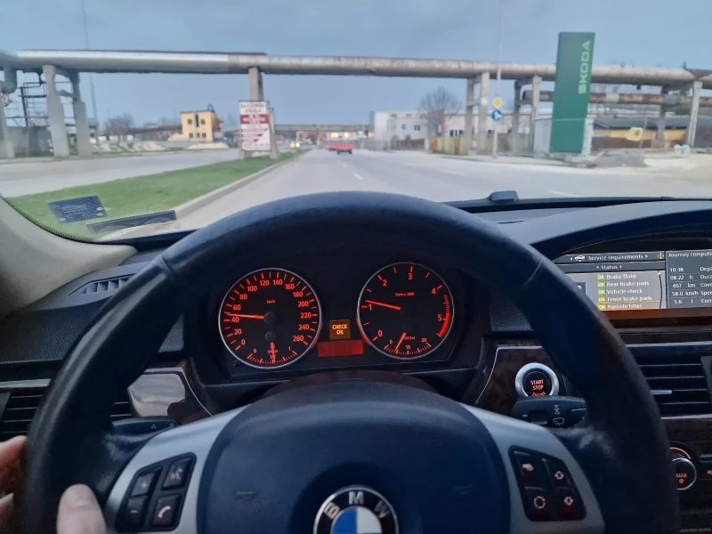 BMW 320 D Сменени вериги, снимка 13 - Автомобили и джипове - 49508602