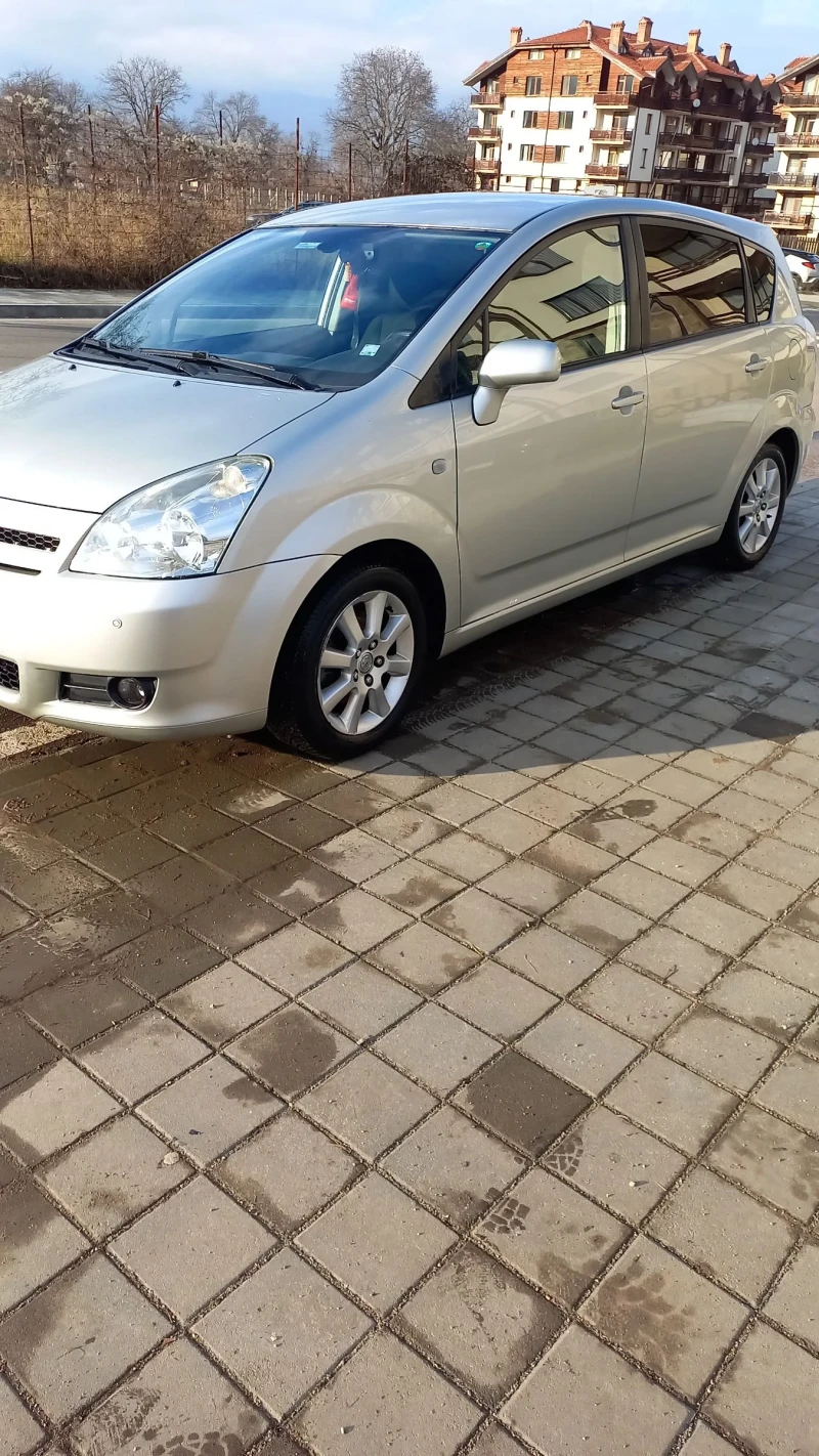 Toyota Corolla verso 2, 2 D4-D, снимка 2 - Автомобили и джипове - 52614408