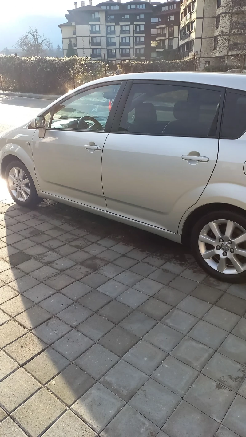 Toyota Corolla verso 2, 2 D4-D, снимка 3 - Автомобили и джипове - 52614408