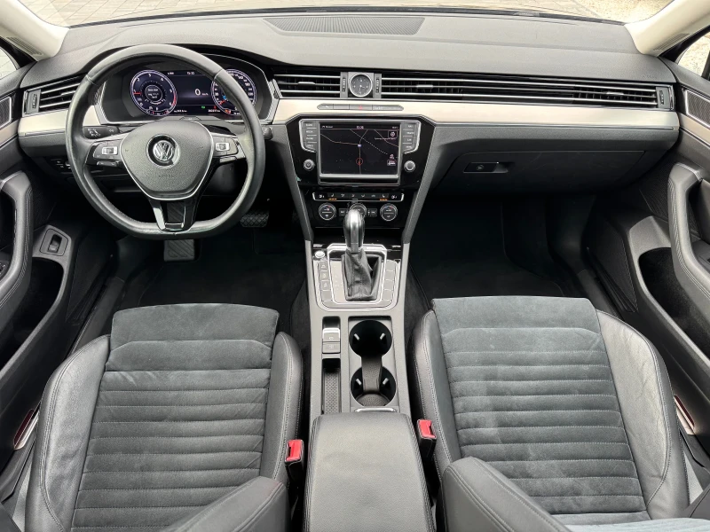 VW Passat Digital BiTurbo 4Motion Highline, снимка 12 - Автомобили и джипове - 52188206