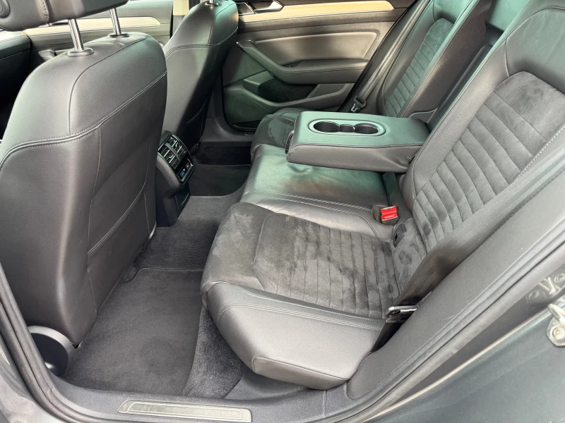 VW Passat Digital BiTurbo 4Motion Highline, снимка 10 - Автомобили и джипове - 52188206