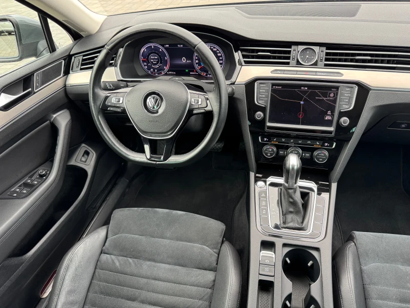 VW Passat Digital BiTurbo 4Motion Highline, снимка 15 - Автомобили и джипове - 52188206