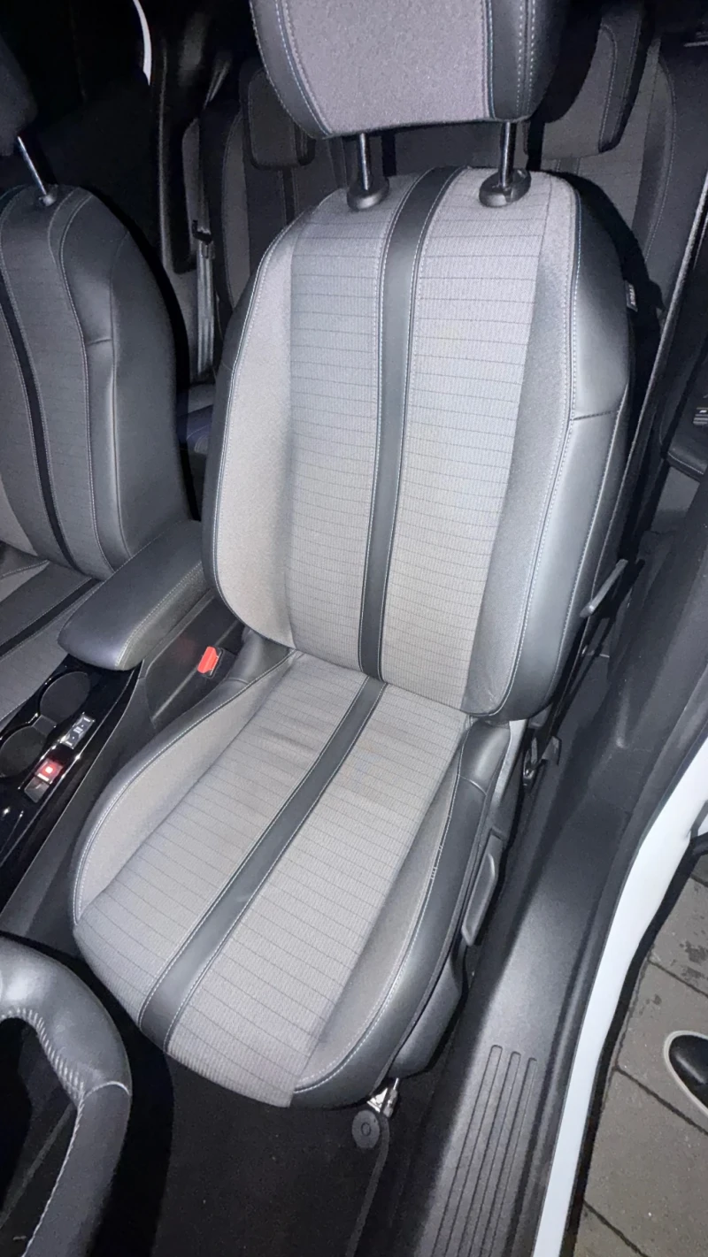 Peugeot 2008 ALLURE - EAT8 - PROMO, снимка 9 - Автомобили и джипове - 52529467