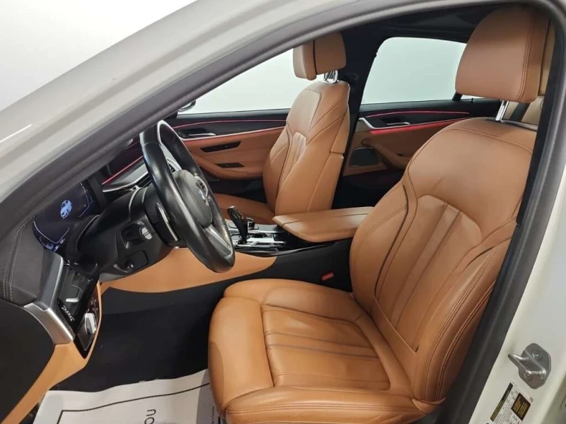 BMW 540 * xDrive * CARFAX * БЕЗ ПЪРВОНАЧАЛНА ВНОСКА, снимка 2 - Автомобили и джипове - 53079570