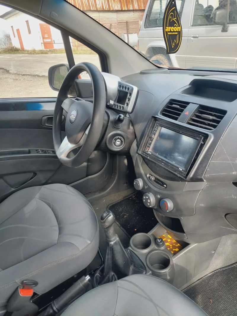 Chevrolet Spark, снимка 4 - Автомобили и джипове - 53298050