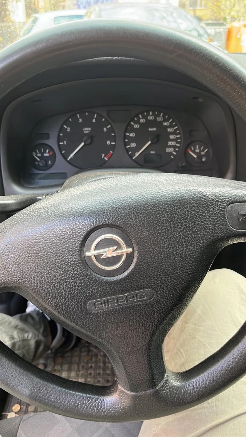 Opel Astra, снимка 3 - Автомобили и джипове - 53528070