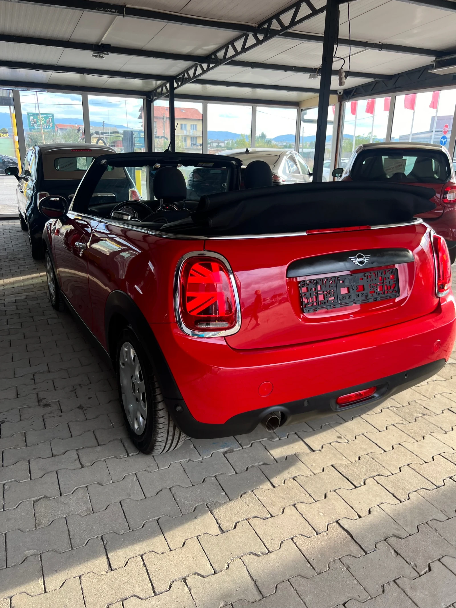 Mini Cooper cabrio cabrio  1.5i    15000km!! - изображение 10