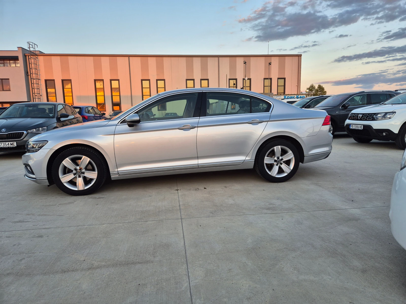 VW Passat ELEGANCE 2.0 TDI M/T 150kc - изображение 2